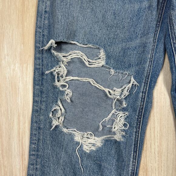 American Eagle Super High Rise Baggy Straight Jeans Light Wash Distressed 8 - Picture 4 of 13